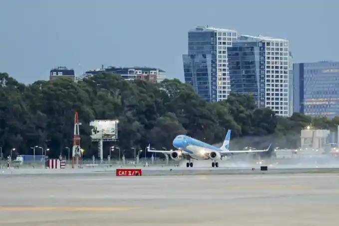 Aerolíneas Argentinas canceló vuelos a Chile, Brasil y México hasta el 9 de abril