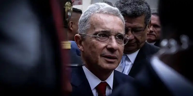 Abogado de Uribe: es «injusta y decepcionante» medida contra el expresidente (Comunicado)