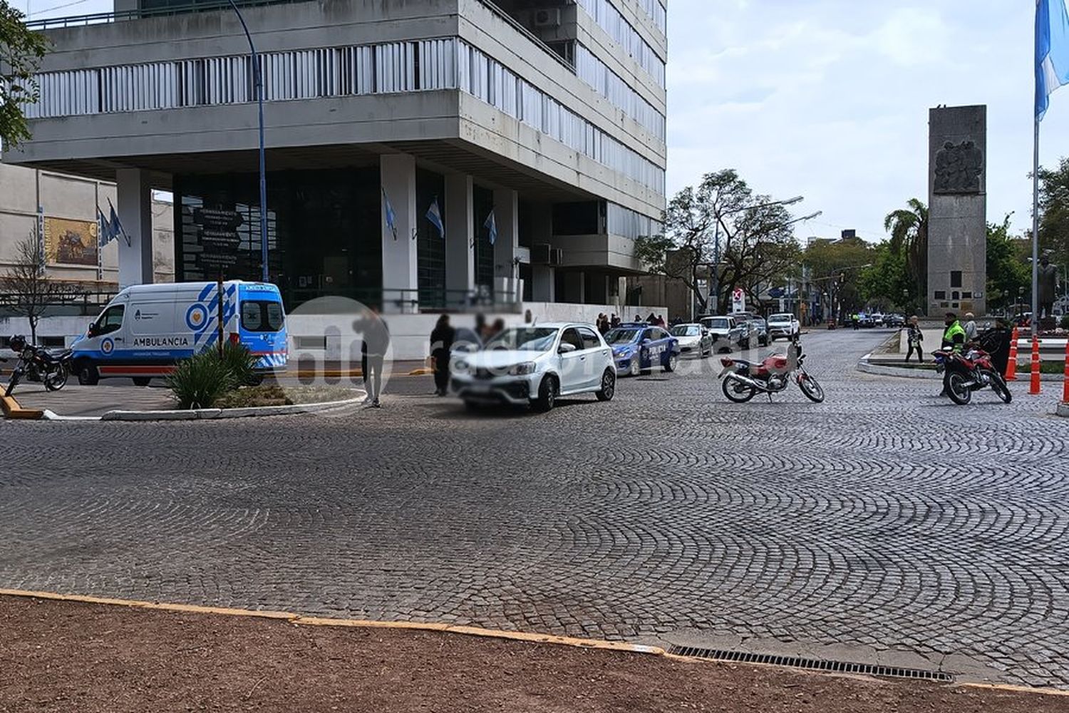 Complicaciones en pleno centro por un choque frente a la Municipalidad de Rafaela, ¿qué pasó?