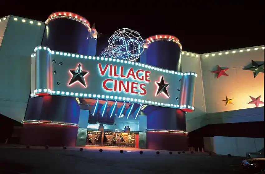Llega el final de Village Cines, un grupo mexicano compro la cadena