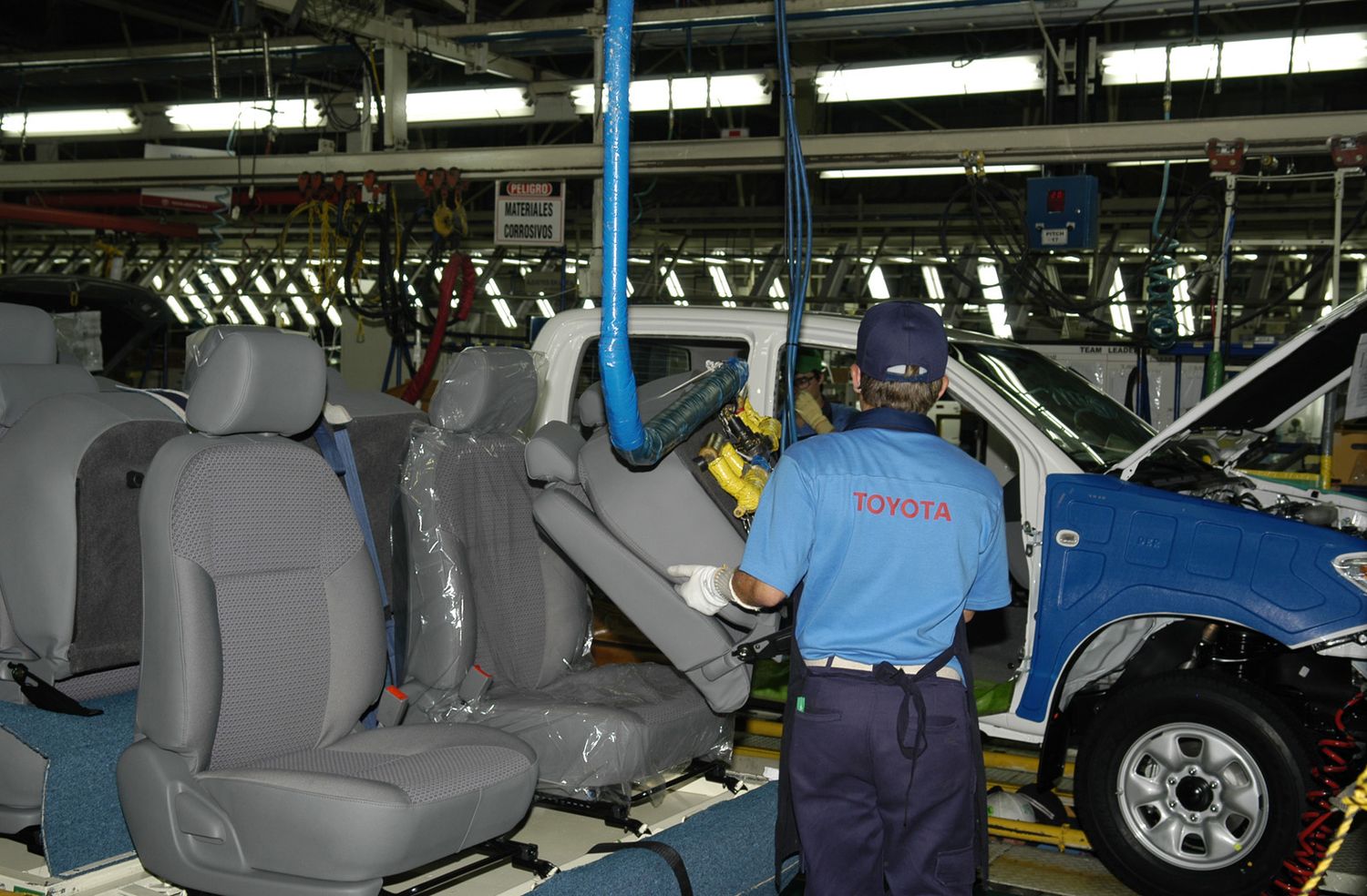 Por la crisis en el sector automotriz, Toyota puso en marcha un programa de retiros voluntarios en su planta de Zárate