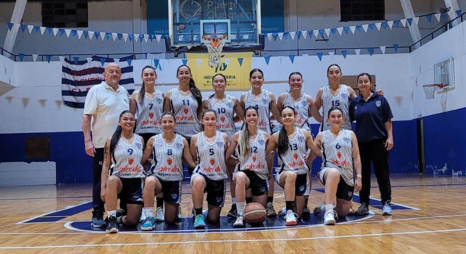 El plantel de Rivadavia que jugará la final de la Asociación Tresarroyense de Básquet