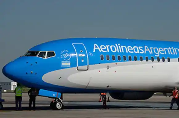 El Gobierno obtuvo dictamen para privatizar Aerolíneas Argentinas y el proyecto podrá ser debatido en el Congreso