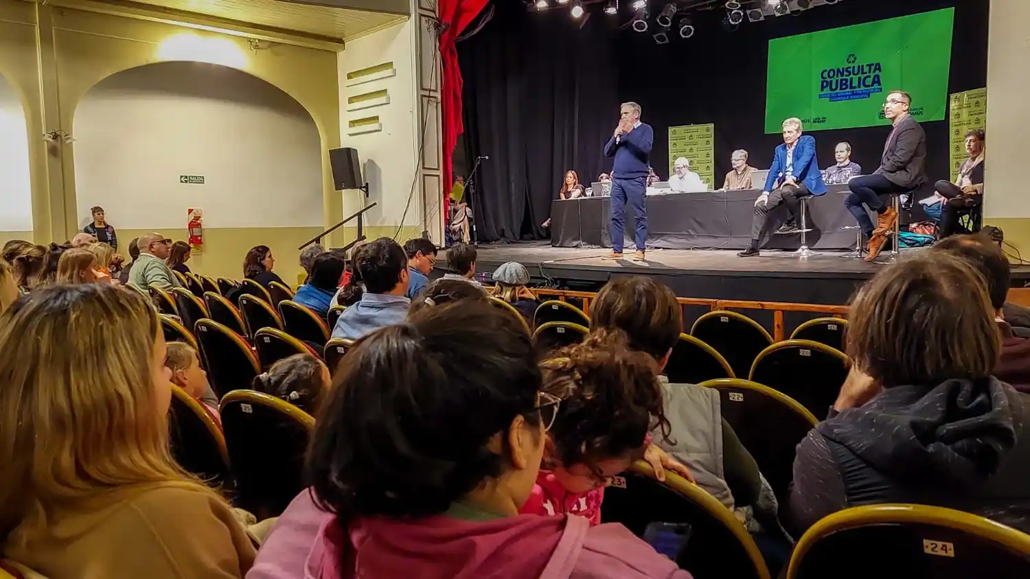 Javier Gastón: “cada incendio en el basural ponemos en peligro la vida de familias que viven cerca, la de los trabajadores y de los bomberos voluntarios”