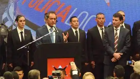 Sin apoyo municial Scioli presentó la Policía Local en San Miguel