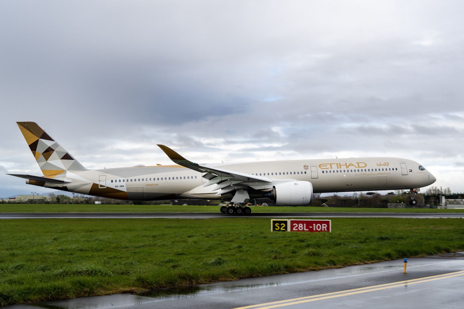 Etihad started flying its Airbus A350-1000 to Dublin