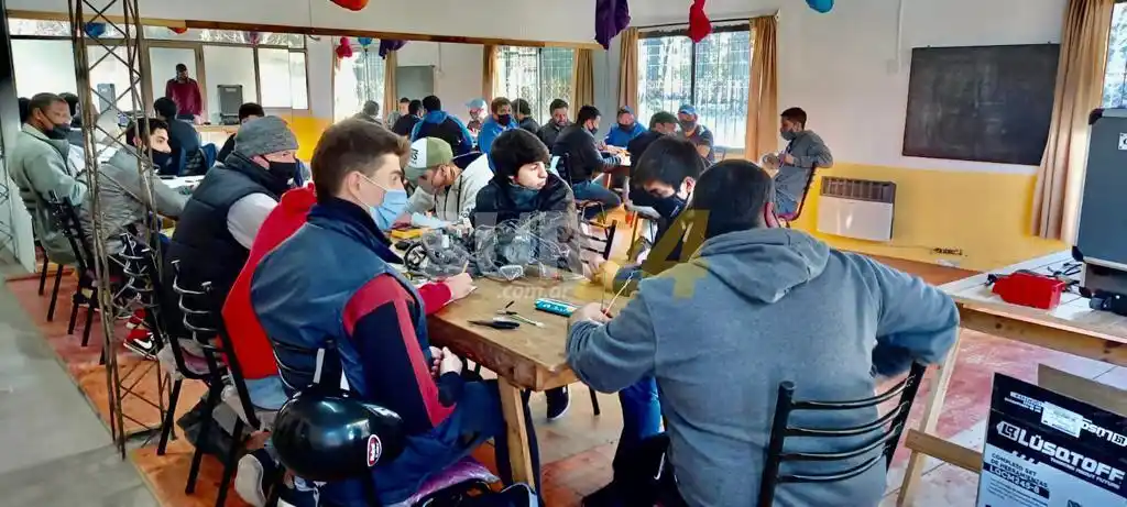 Comenzaron las clases presenciales de los cursos de Electricidad del Automóvil