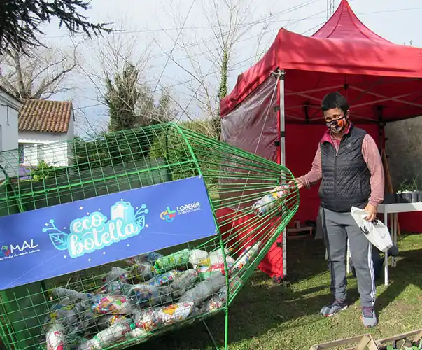 Sigue campaña de los ecoladrillos