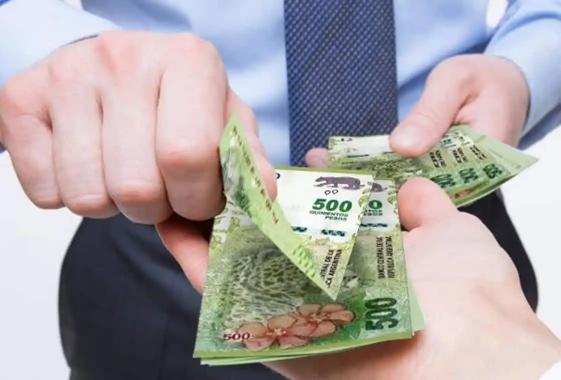 Un intendente entregará un bono de 15 mil pesos por el Día del Padre