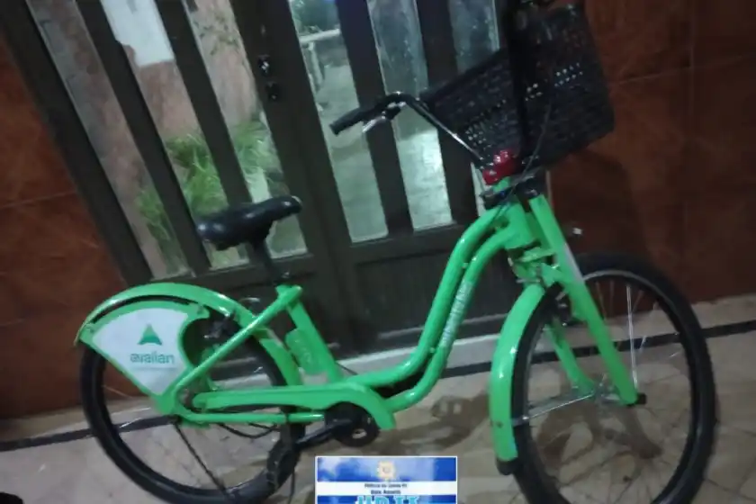 Robaron una bicicleta de Mi bici tu bici y fueron detenidos