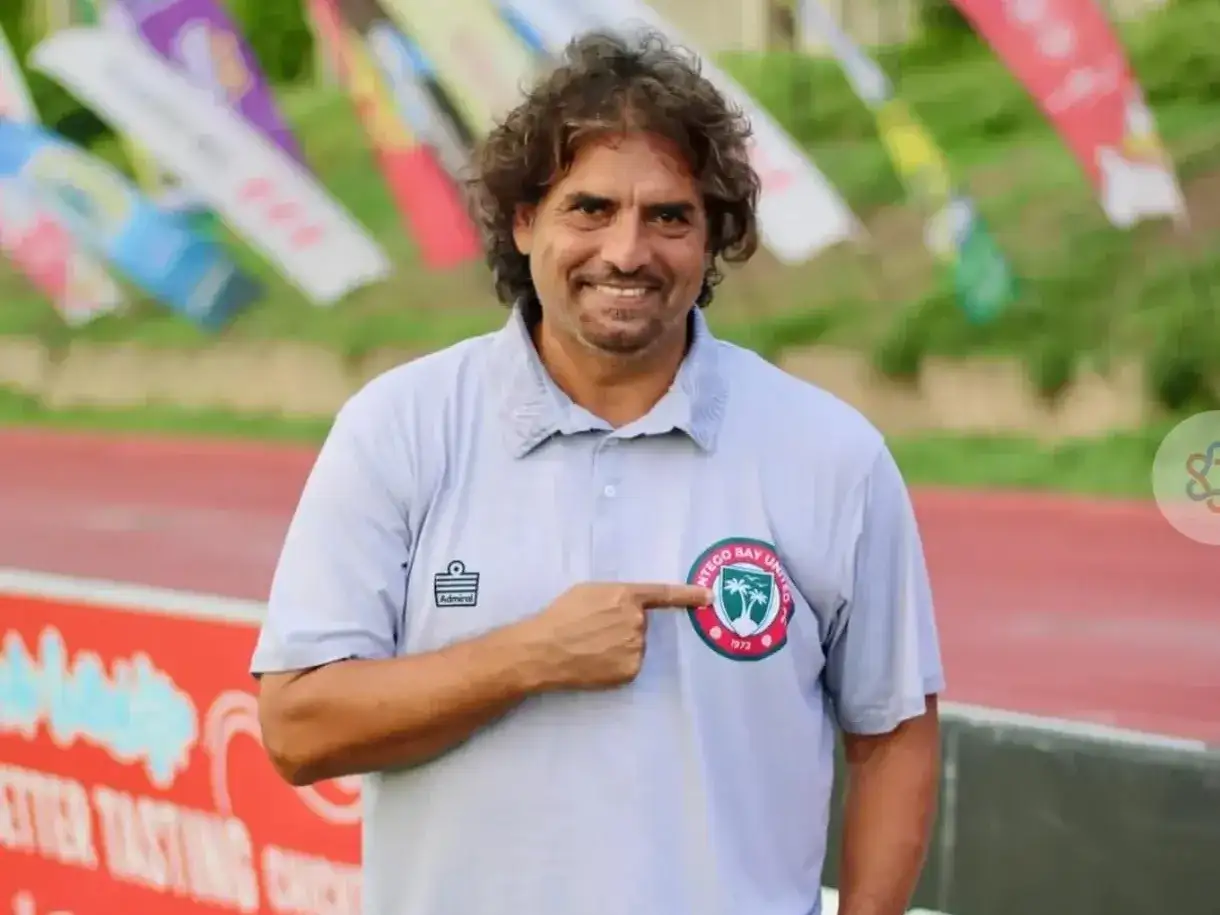 Zapata actualmente dirige al Thimphu City FC de Bután. (@rolozapata).