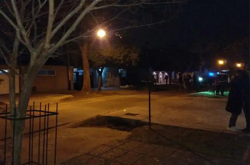 Conmoción en zona oeste: una nena de 14 años que estaba lavando platos murió tras un violento ataque a balazos