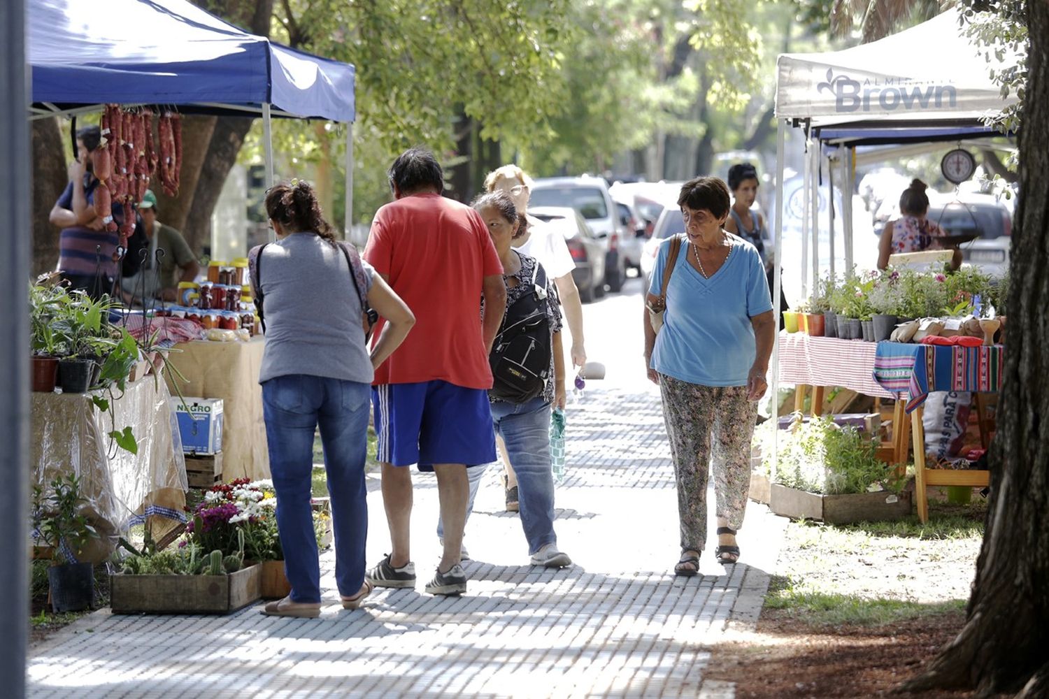 Almirante Brown: Vuelve la Feria de Productores Rurales a la Plaza Cerreti de Adrogué