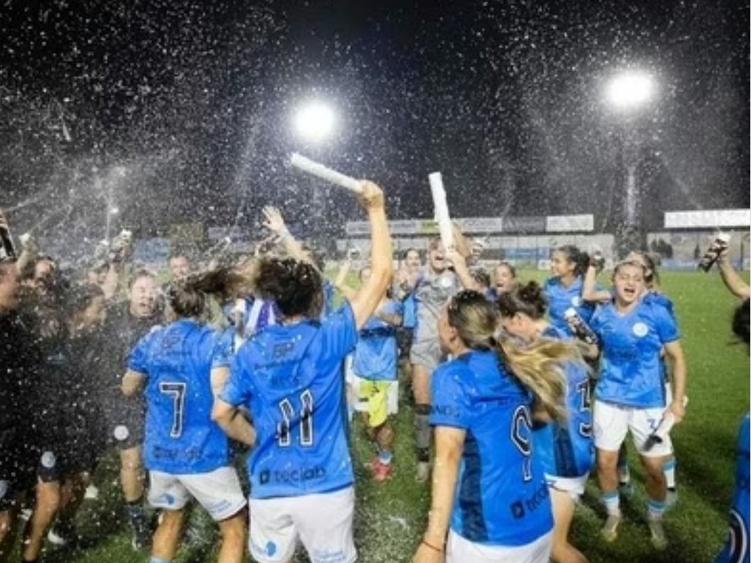 Las Piratas vencieron a ne por penales y se adjudicaron el Trofeo de Campeonas. Foto: femeninobelgrano