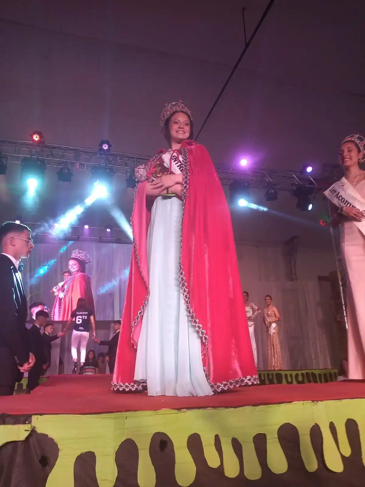 La nogoyaense Ana Clara Schneider es representante provincial de los estudiantes