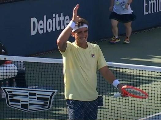 El "Tiburón" Comesaña se metió en al roinda 2 del último Grand Slam del año.