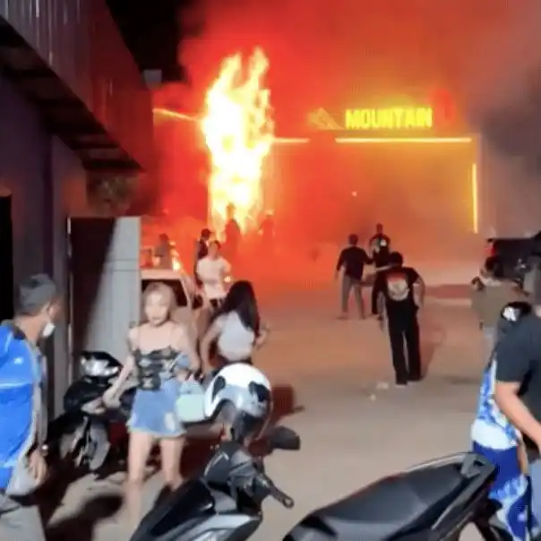 Al menos 13 muertos y más de 40 heridos en un incendio en una discoteca de Tailandia
