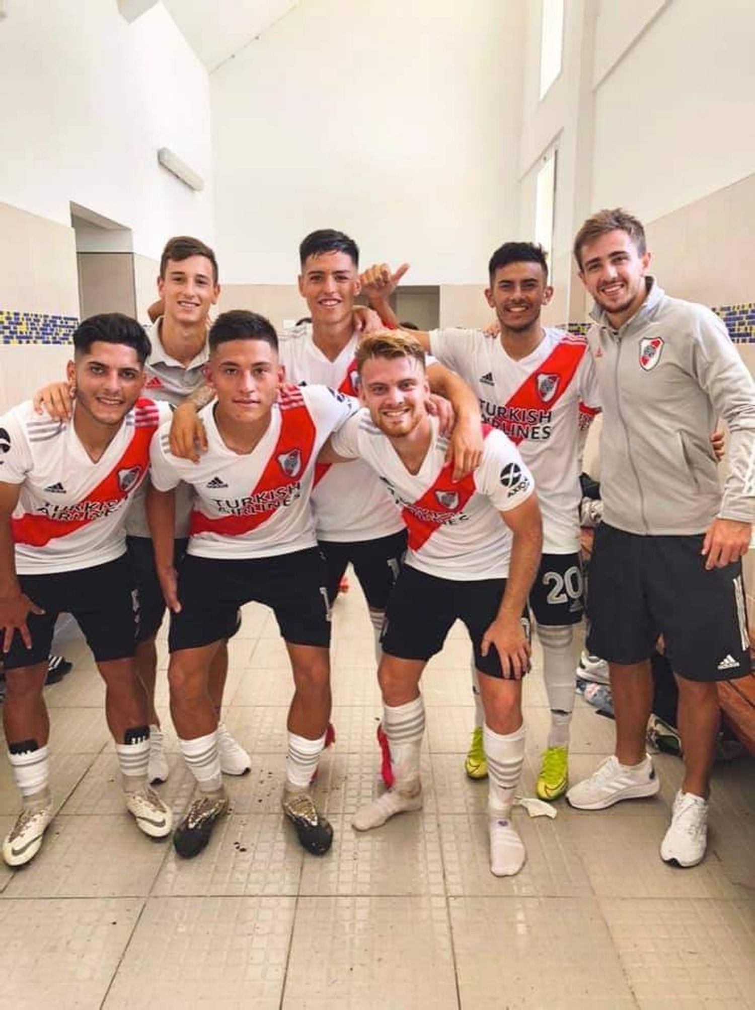 Tonchi González en el plantel de River que ganó en Reserva