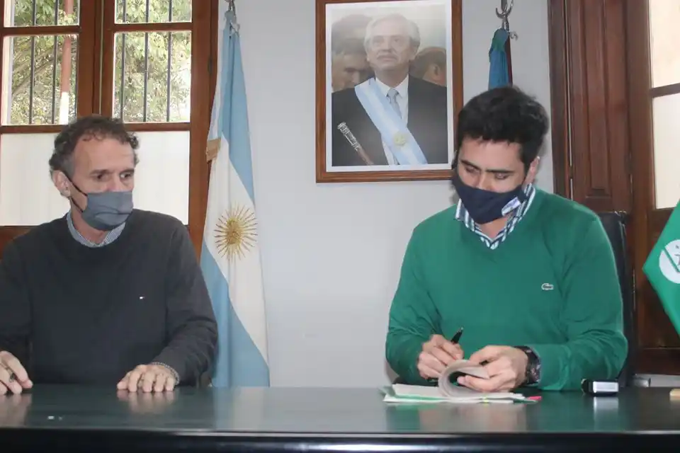 Carmen de Areco: El Intendente Villagrán firmó convenio con Katopodis para obras en el distrito