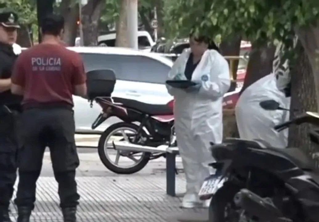 Tragedia: una niñera y dos niños de 2 y 4 años murieron por un escape de gas en Villa Devoto