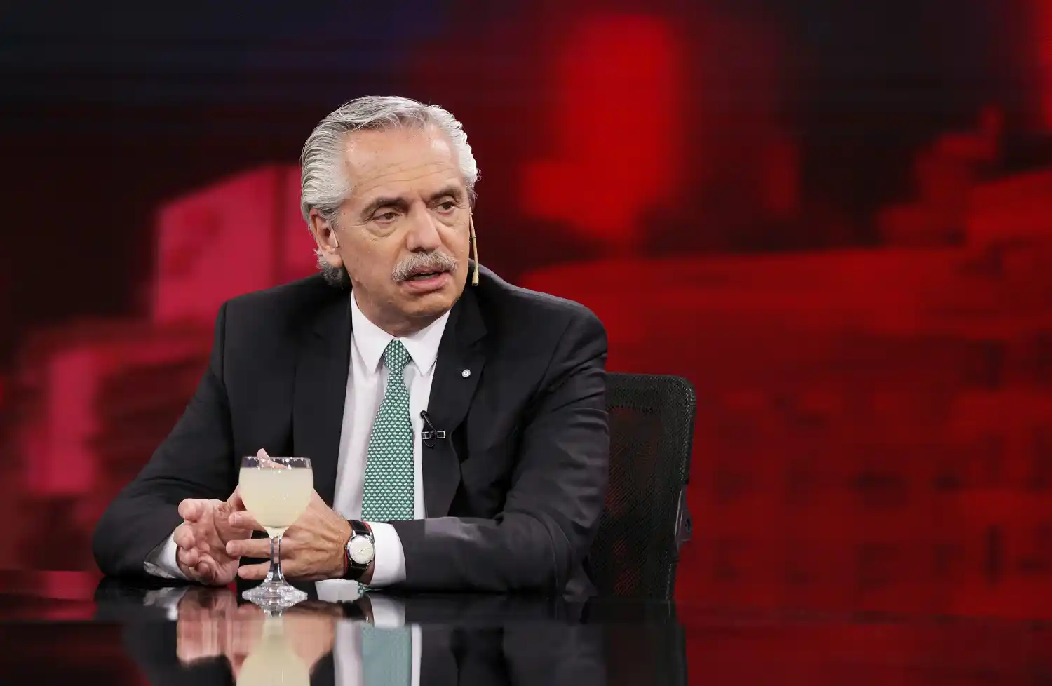 Alberto Fernández, durante la entrevista de anoche.