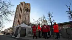 Máxima tensión en Ucrania: combates en las calles de Kiev y un edificio alcanzado por los misiles rusos