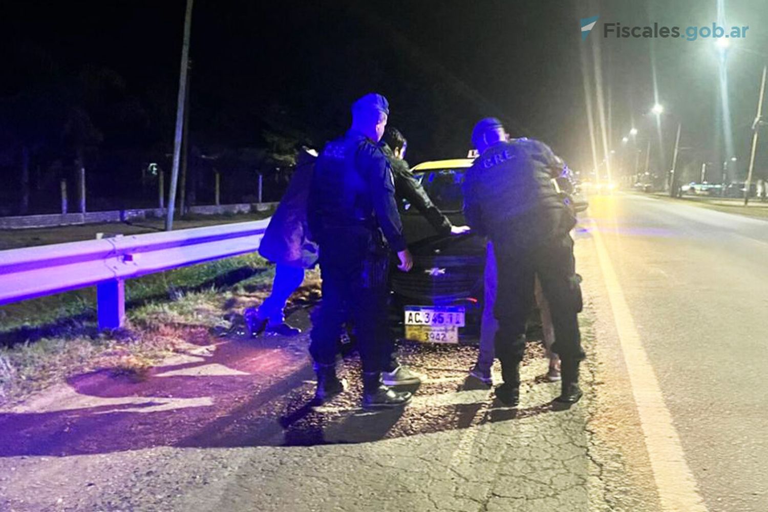 Policía de Firmat interceptó en la ruta 33 el taxi rosarino donde viajaban los imputados ahora condenados, tras los actos intimidatorios en Venado.