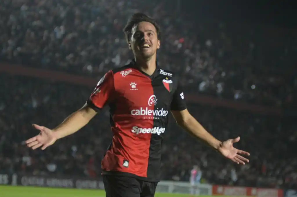 Bernardi deja Colón y será el nuevo jugador de Fortaleza de Brasil