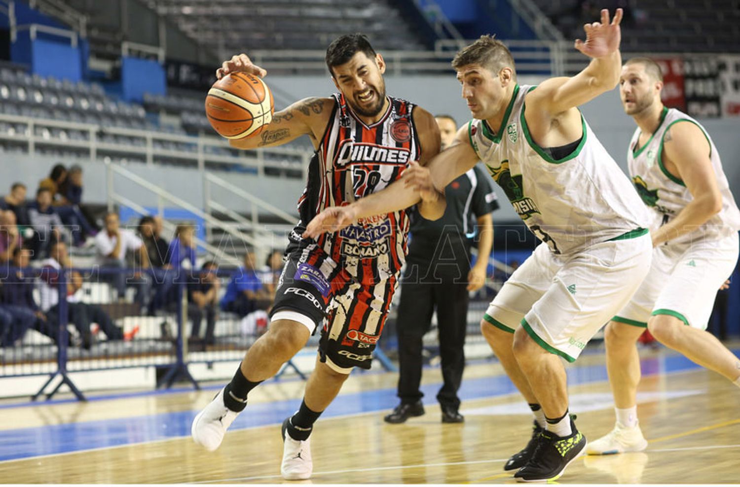 Quilmes consiguió un valioso triunfo en el Polideportivo