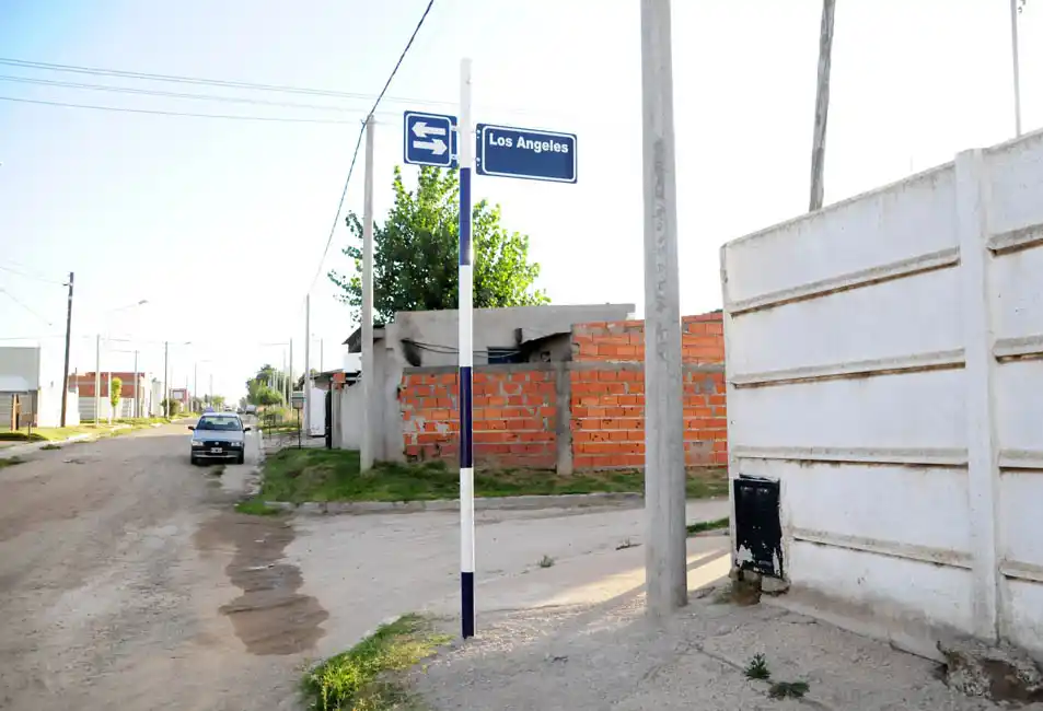 A partir de ahora el pasaje donde está situado el merendero Los Ángeles lleva su nombre