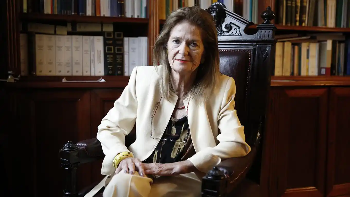 La jueza Highton ratificó que seguirá en la Corte