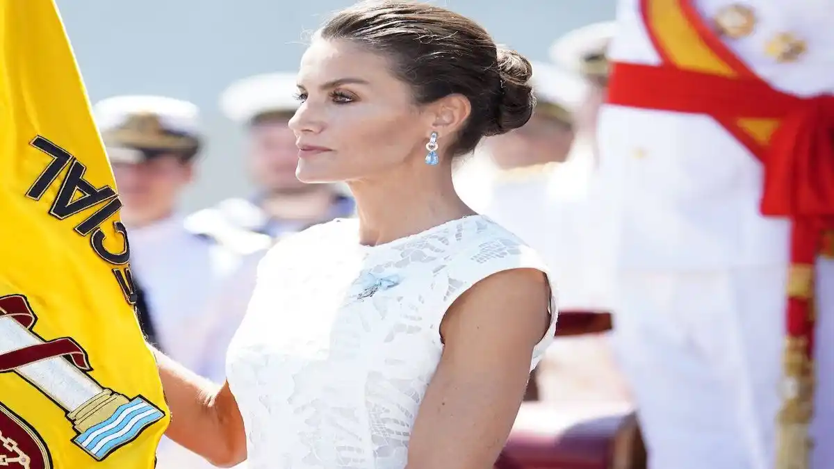 El vestido blanco con el que la reina Letizia se robó las miradas en Cartagena