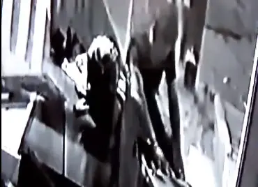 Rompió una vidriera para robar