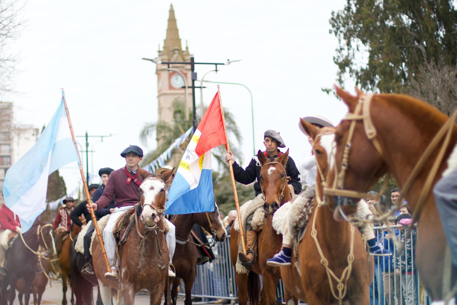 Venado celebró el Día de la Independencia con acto, baile del pericón y desfile patrio