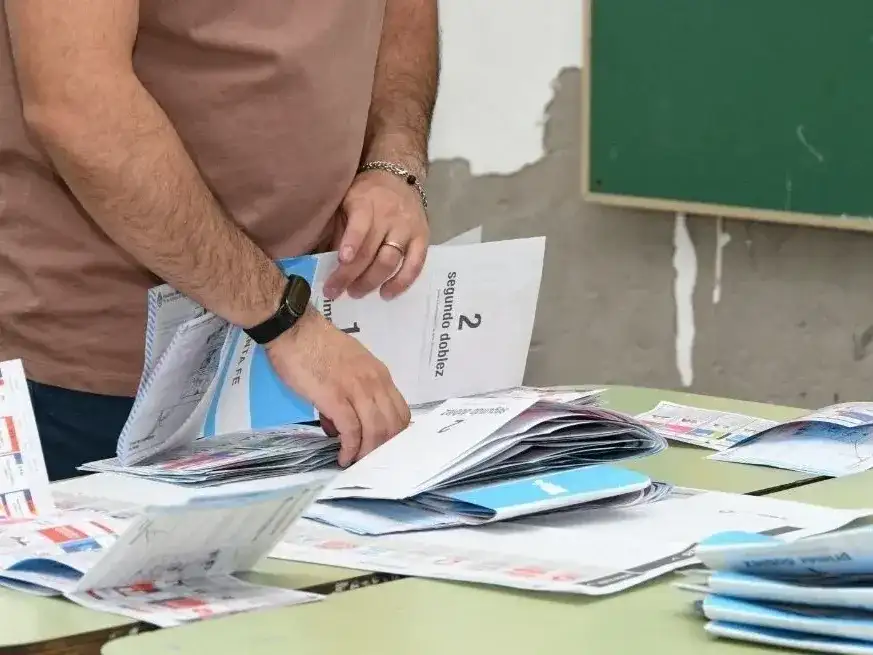 El gobierno nacional insiste con su idea de eliminar las PASO. Foto: Manuel Fabatía