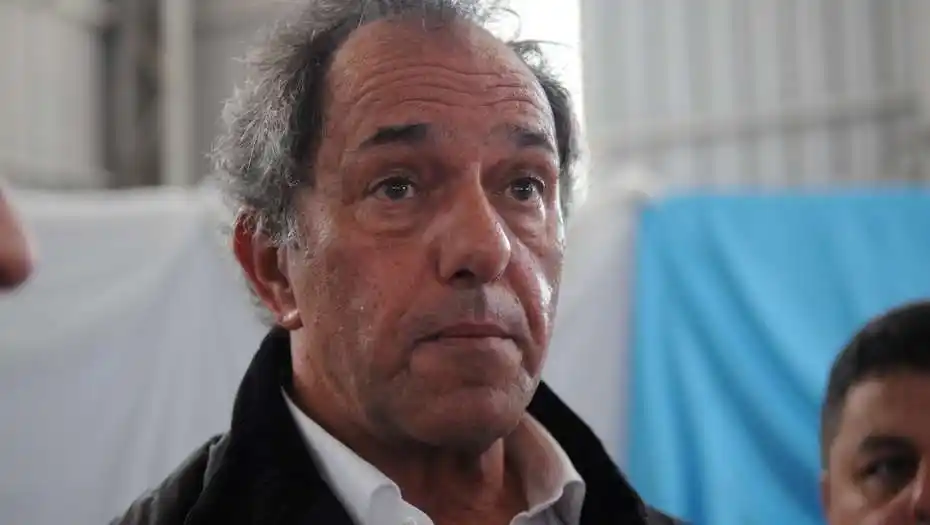 Pidieron que Daniel Scioli no pueda salir del país