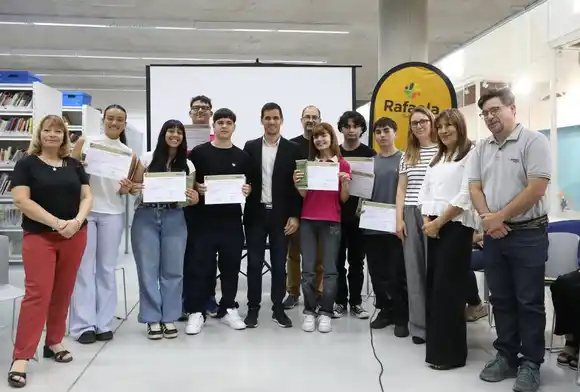 Viotti escuchó a los jóvenes que realizaron pasantías en el municipio