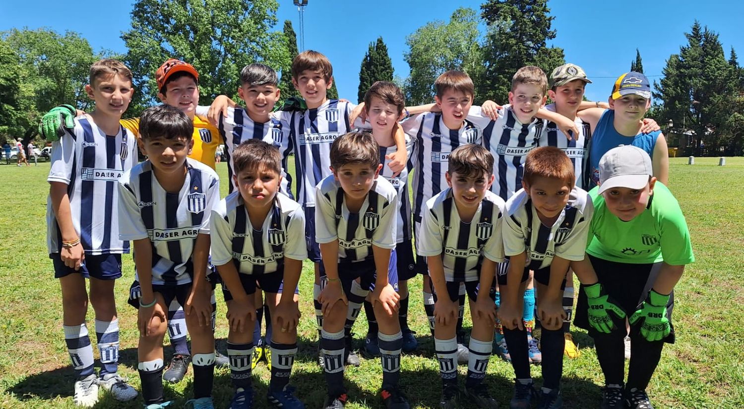 Tras la participación de los Encuentros de Carbó y Nogoyá, la distintas categorías de la Escuelita de Fútbol de Sociedad Sportiva se prepara para participar del torneo que organiza Urquiza el venidero fin de semana en el estadio "5 de Octubre".