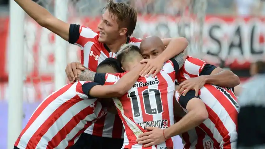 Estudiantes goleó a Rosario Central que sigue comprometido con el descenso