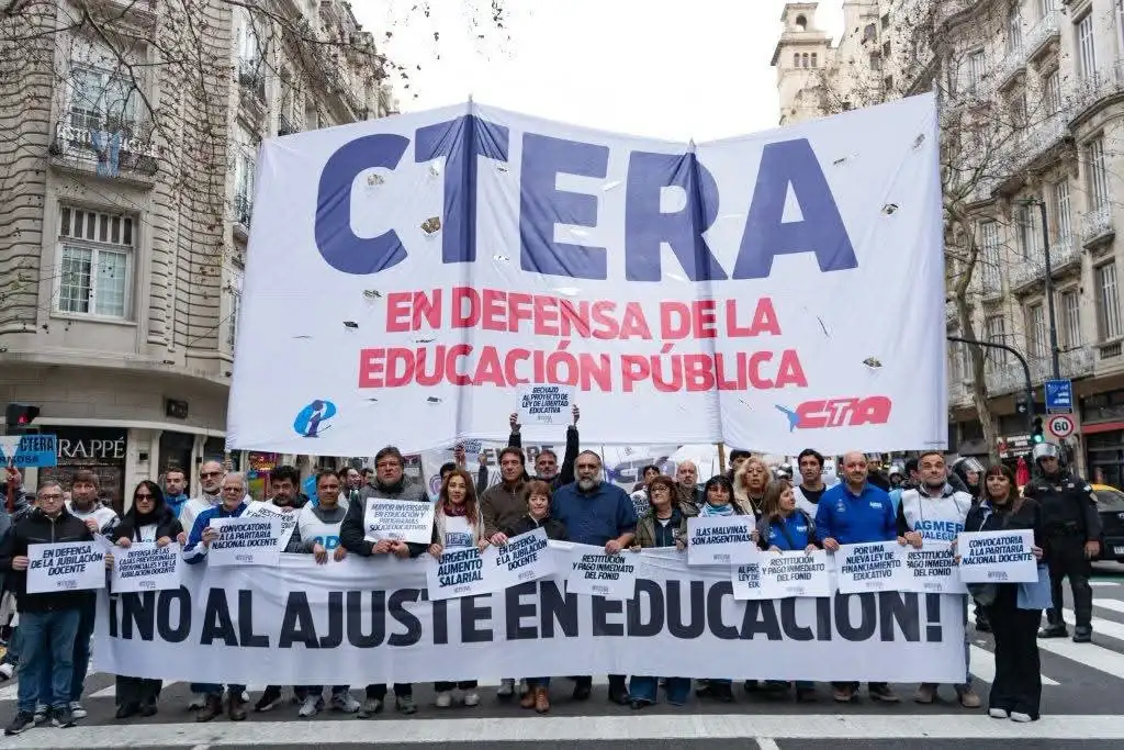 AGMER Gualeguay se sumó a la marcha nacional de CTERA y señaló alto acatamiento al paro
