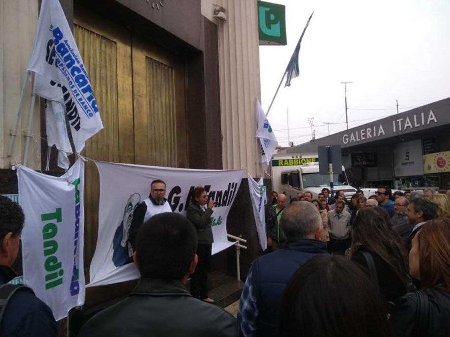 Los bancarios llegaron a un acuerdo salarial
