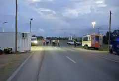 Traían y vendían droga en plenas restricciones con la complicidad de un inspector de tránsito