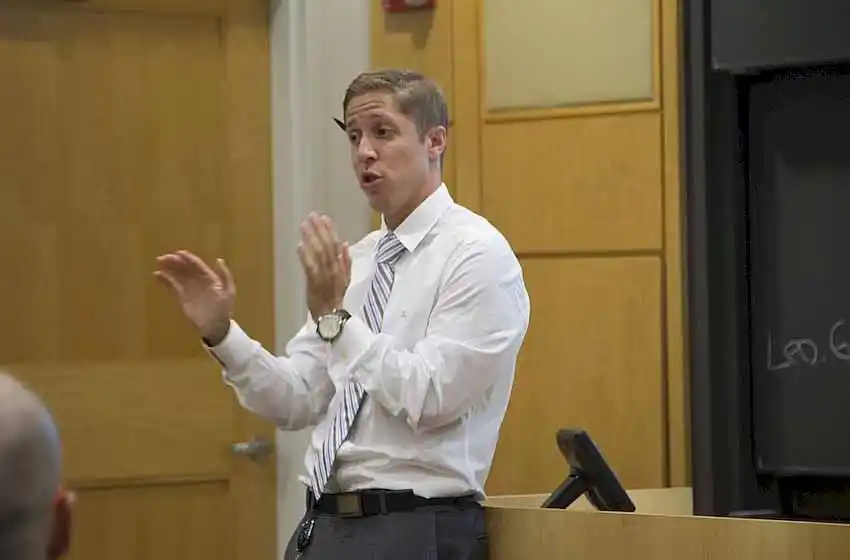 Un santafesino en busca de la cura contra el coronavirus: “Ya hay siete proyectos de vacunas que se ensayan con humanos”