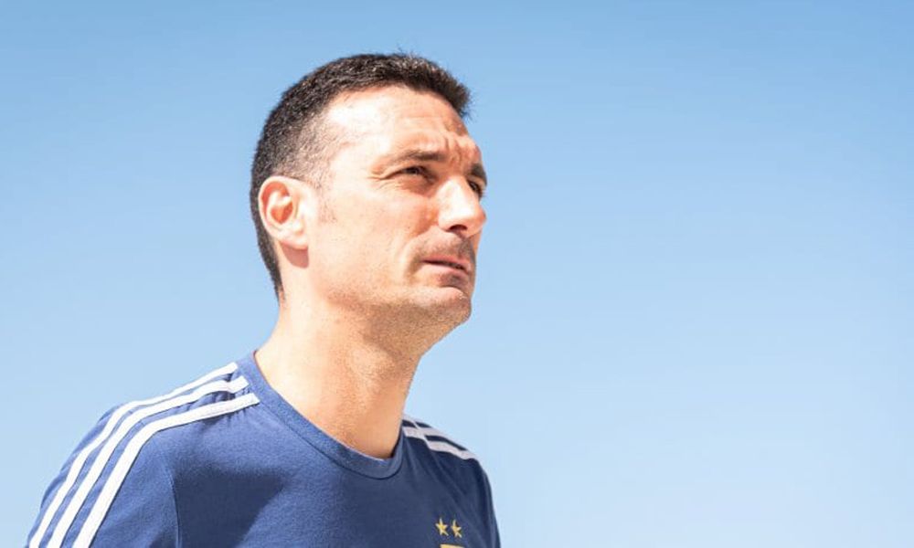 Lionel Scaloni convocó a Lisandro Martínez para suplir bajas