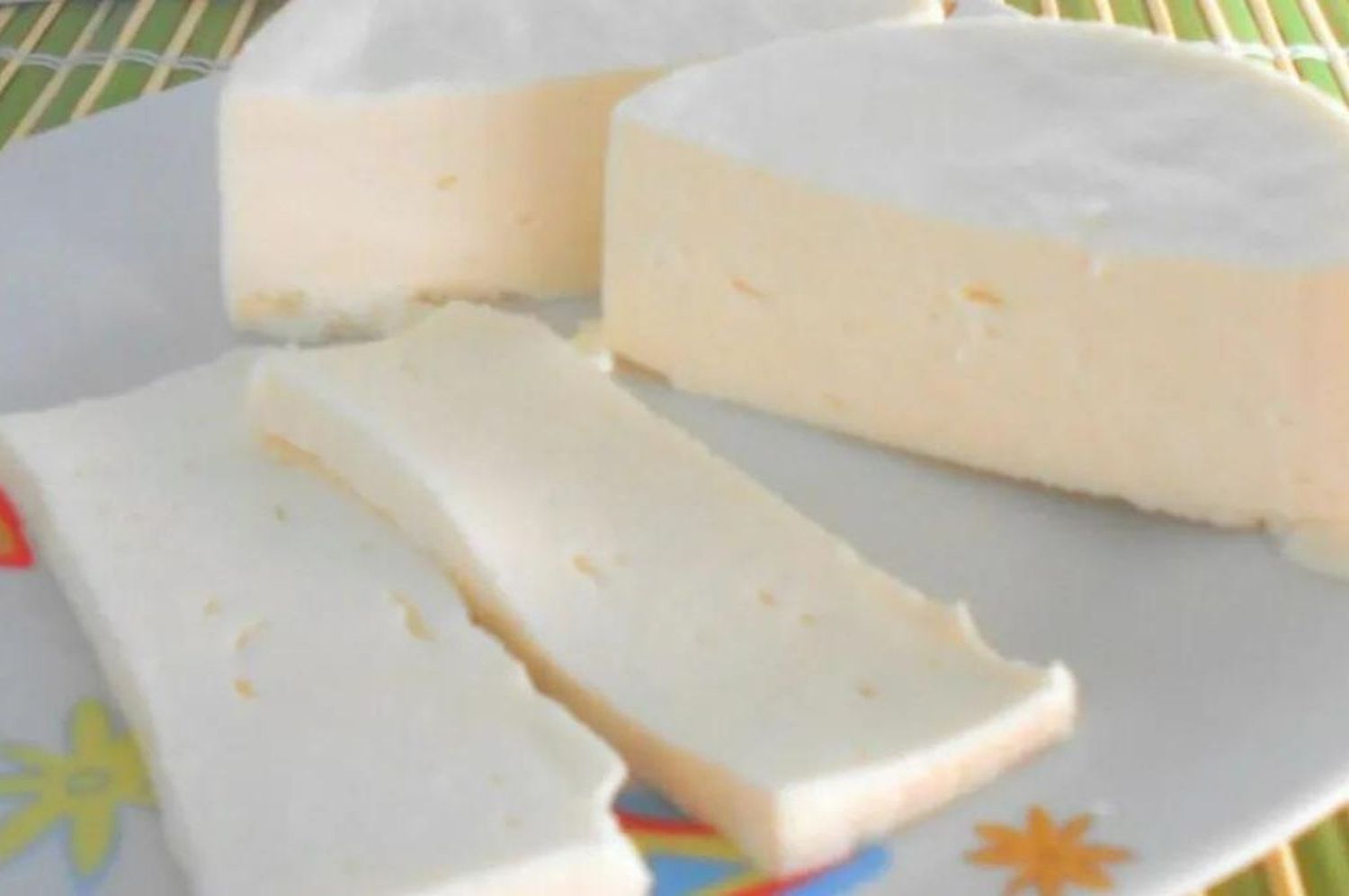 La Anmat prohibió la venta de un queso cremoso por ser un riesgo para la salud