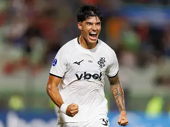 Estudiantes confirmó el regreso de Correa