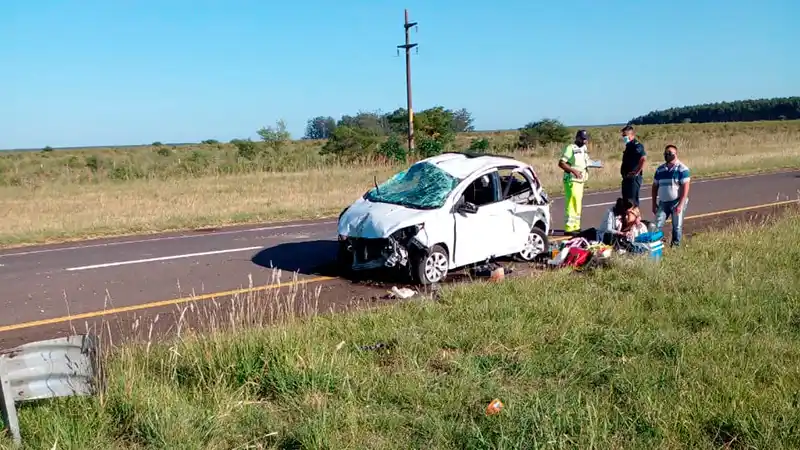 La conductora se durmió al volante y volcó sobre la Autovía Artigas