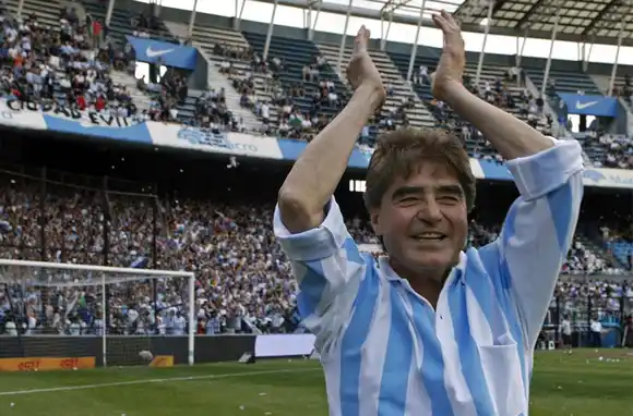 Dolor en el fútbol por la muerte del Chango Cárdenas, leyenda de Racing