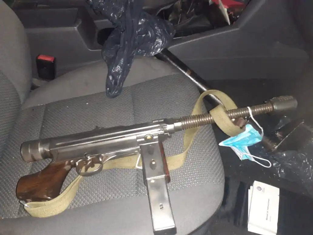 Persecución y tiroteo en La Matanza: Huían en un auto robado, chocaron y fueron detenidos