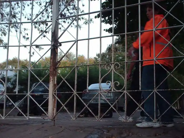 A pesar de las irregularidades, reabren la morgue de La Plata